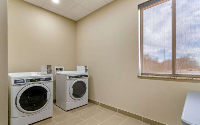 Comfort Inn & Suites Salina North