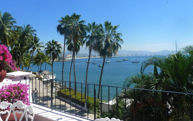 Dolphin Cove Inn