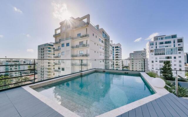 Regatta Living II With Breakfast Included - 905