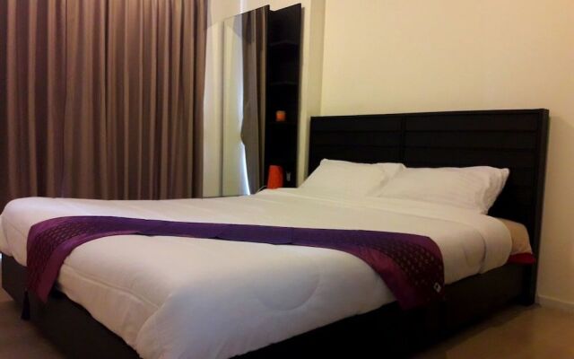 Highrise Cityview Aspire Condo Gym Pool