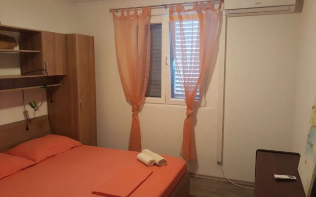 Apartments Limuni