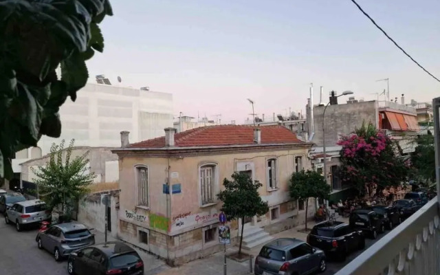 Comfortable Living in Athens 2BR Apartment