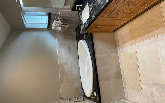 2040 Venice - 3 Br hHome