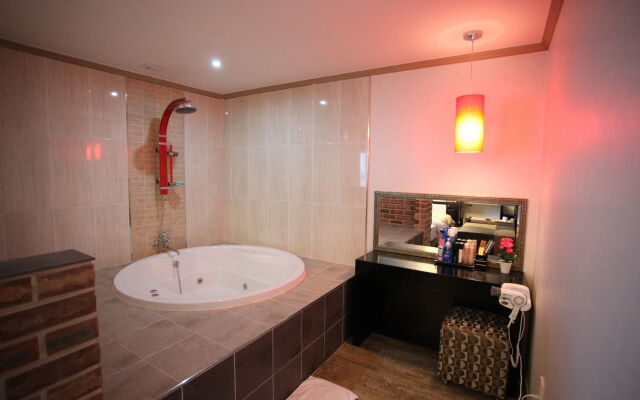 Chuncheon Myeongdong Hotel