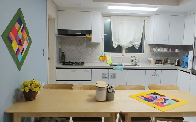 Friends Guest House - woman only