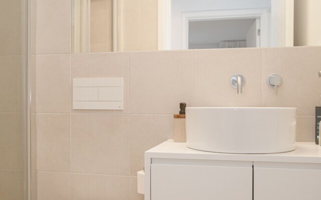 Liiiving - Modern & Glam Apartment M