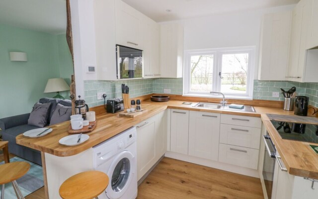Wigrams Canalside Cottage