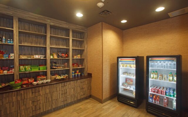 Holiday Inn Express & Suites Perry-National Fairground Area #34 by IHG