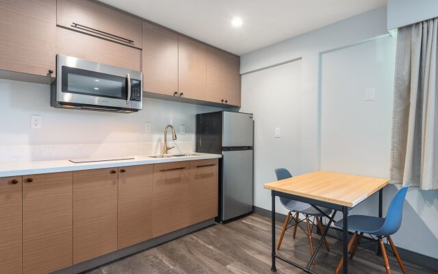 Solo Motel - Broadway