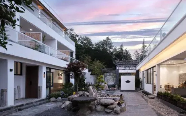 Dali Yu Wuweiju Inn