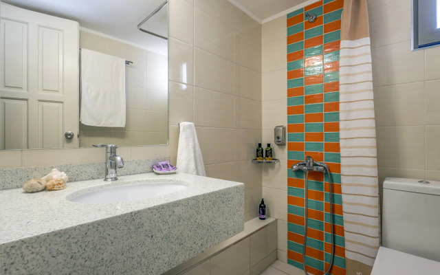 Aris Hotel