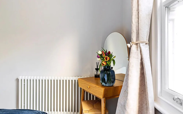 Lovely Bishops Park Flat