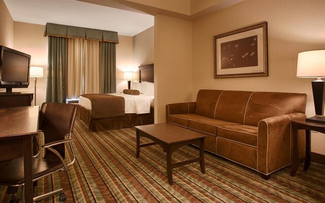 Best Western Plus Chain of Lakes Inn & Suites