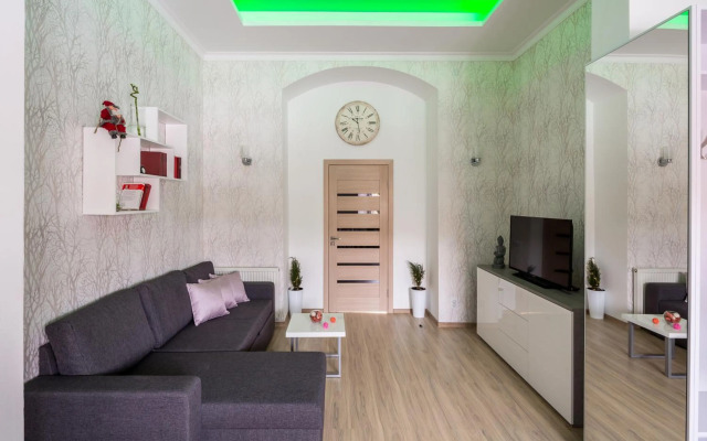 Площа Святого Теодора 13