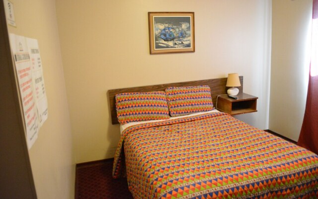 Theodore Motor Hotel