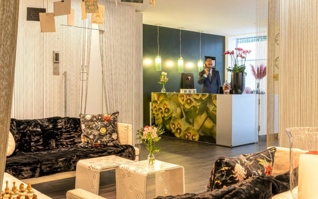 Hotel Glasgow Monceau Paris by Patrick Hayat