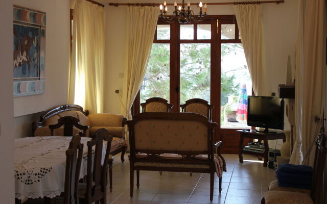 Villa Knossos