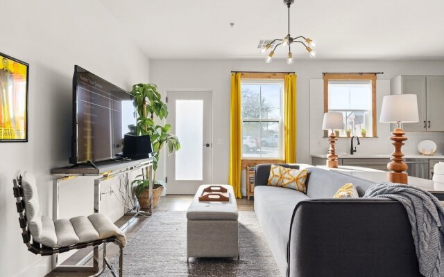 610ux113 2 Bedroom Condo