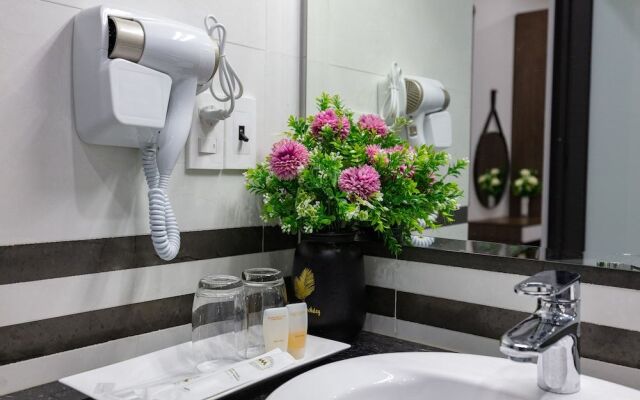 Airport Classic Hotel & Travel