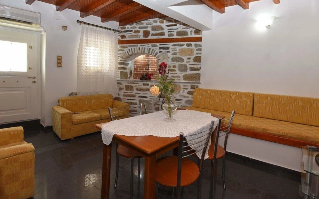 Akadia Syros