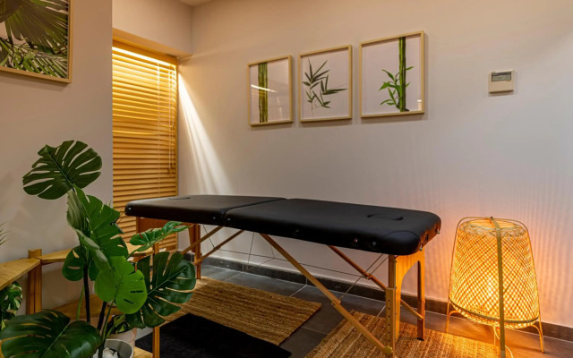 Athenian Riviera Hotel & Suites