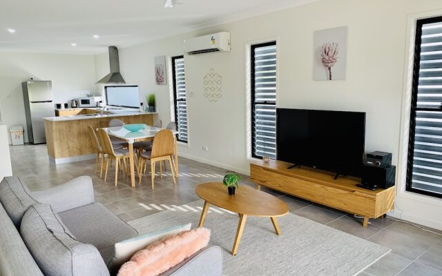 WHITSUNDAY Spacious & Comfortable, Moments from Picturesque Boardwalk