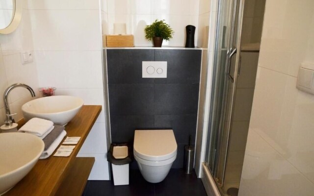 The Republic Garden - Hostel