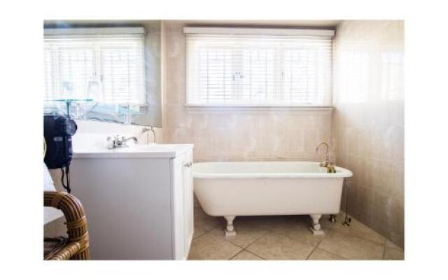 Palm Beach Hibiscus Bed & Breakfast