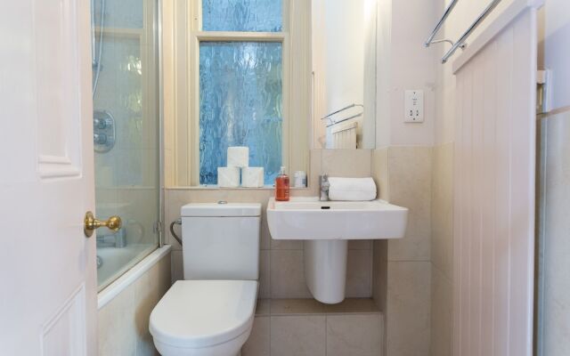 1 Bedroom Flat In Soho