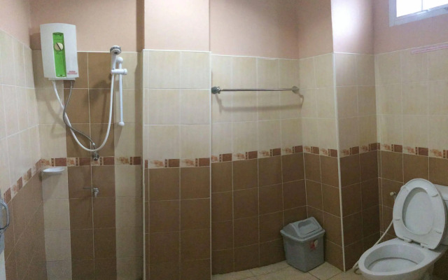 Phrom Phring Place Service Apartment