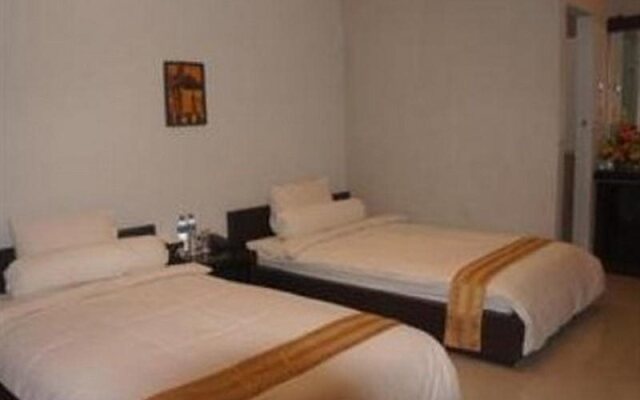 Platinum Hotel