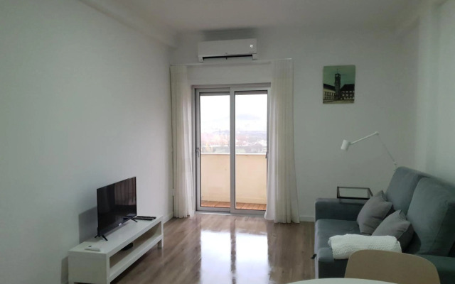 Coimbra's Black & White