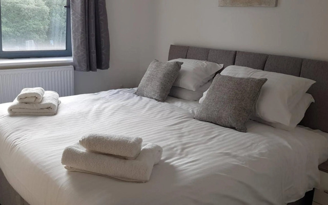 Horseshoe Apartments