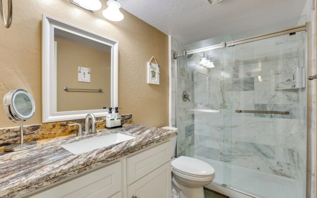 Spacious Scottsdale Home: Pool & Covered Patio