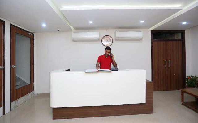 OYO Flagship 18533 Tulip Inn