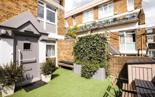 Homely 4 Bedroom House in Brixton