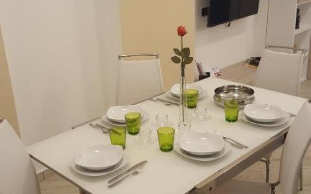 Karina House-check in H 24