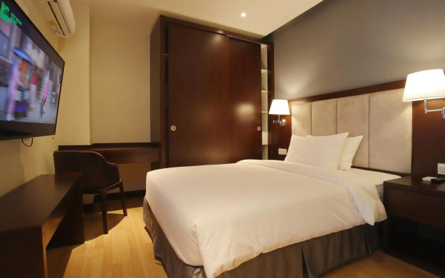 Olympia City Hotel by Dara