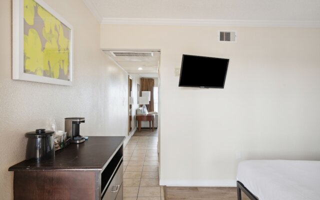 Seahaven Beach Hotel