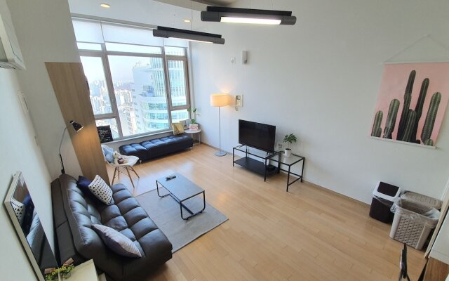 Jia's Spacious Sky Loft