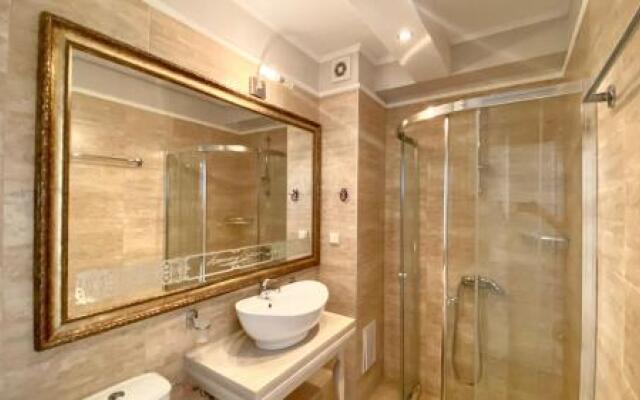 Bratanov Studio in Complex Harmony Suites 8