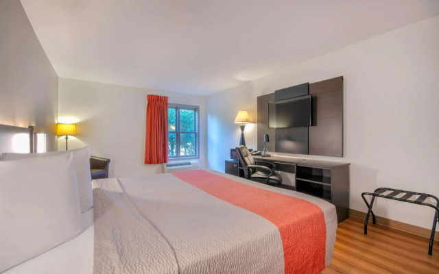 Motel 6 Walton, KY - Richwood - Cincinnati Airport South