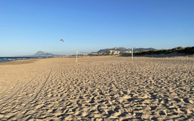 Chalet a estrenar - Playa Oliva Nova. Piscina & Padel