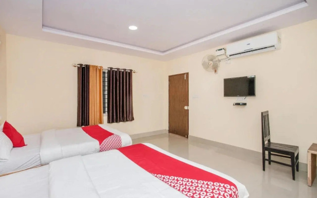 OYO 15818 Om Sai Residency