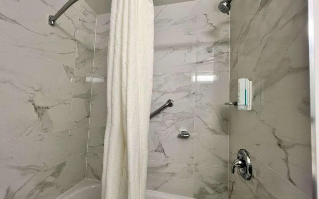 Econo Lodge Motel Village