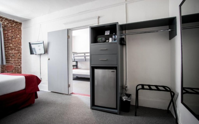 Standard room (shared bathroom)