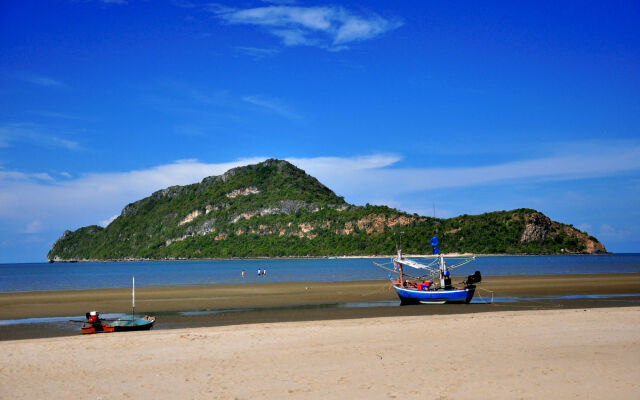 The Green Beach Resort