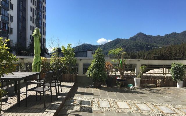 Tengchong Two Suite Guesthouse
