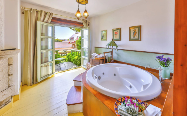 Palas Alacati - Adults Only