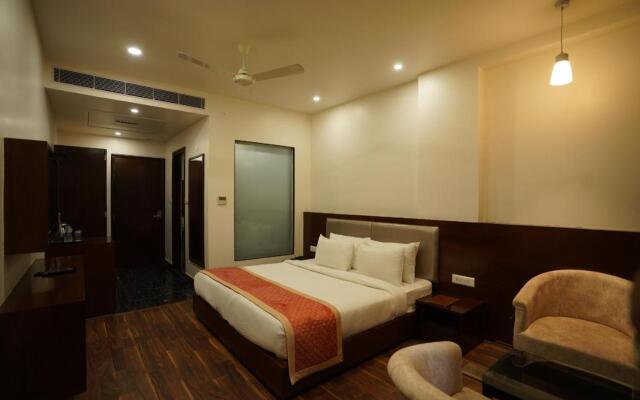 Hotel Regal By Rhytham